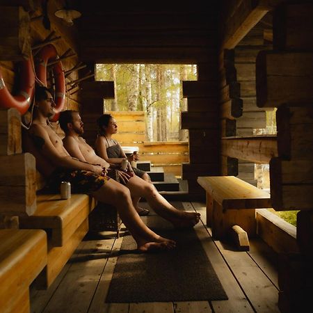 Vaattunki Wilderness Resort Rovaniemi Exteriör bild